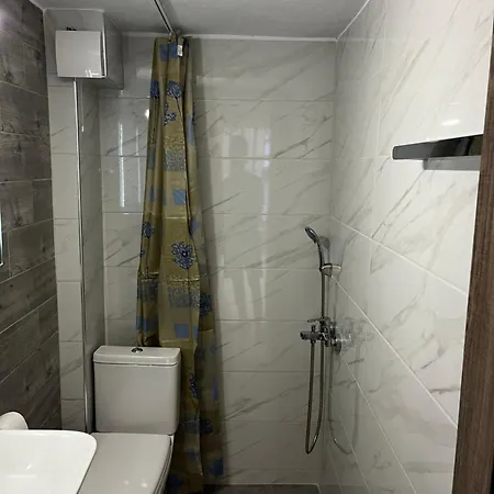 Sakis بوليخرونو